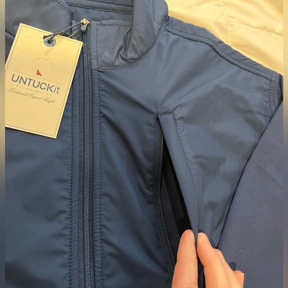 UNTUCKit Ristow Navy Blue Quarter Zip Pullover With Pocket NWT - Picture 8 of 12